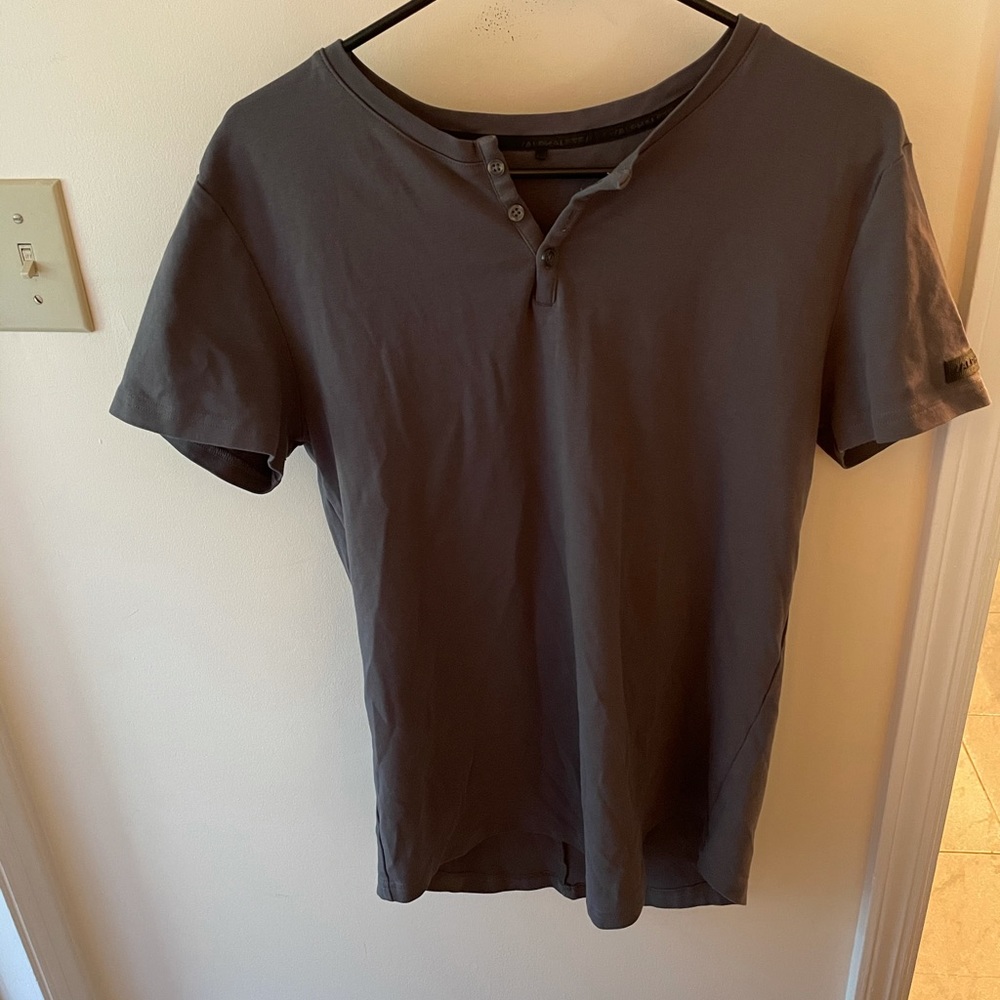 Alphalete: LUX SHORT SLEEVE HENLEY